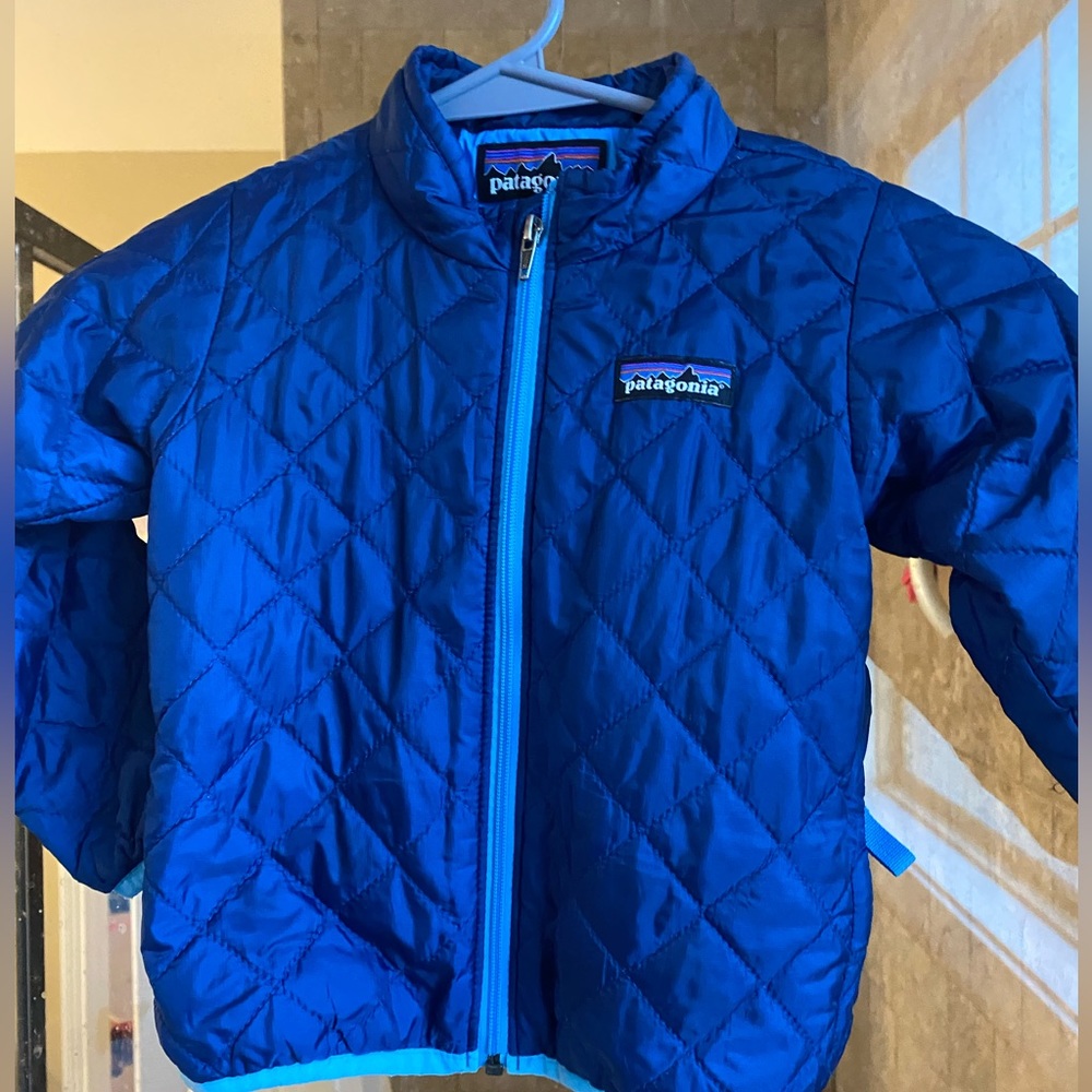 Bright cobalt blue quilted med weight 2T Patagonia puff coat EXCLN condition.